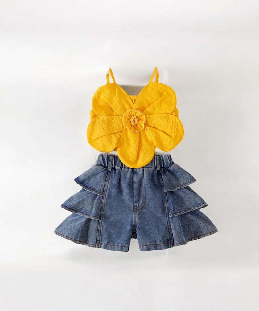 Flower Top with frouns jeans                          هذا المنتج تسليم بعد 10-3-2025