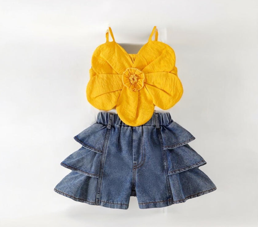 Flower Top with frouns jeans                          هذا المنتج تسليم بعد 10-3-2025